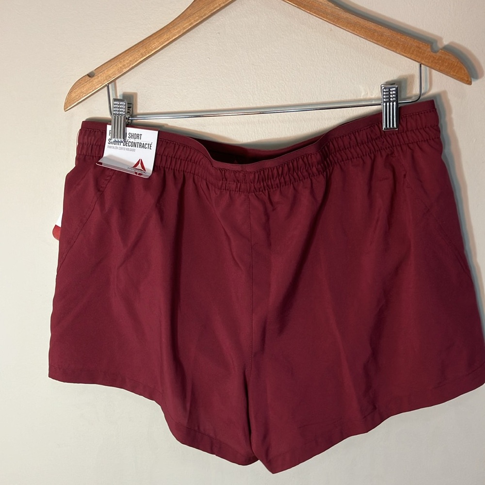 🔥 10 for $100 🔥 Reebok athletic running shorts burgundy elastic waistband New - Picture 4 of 9